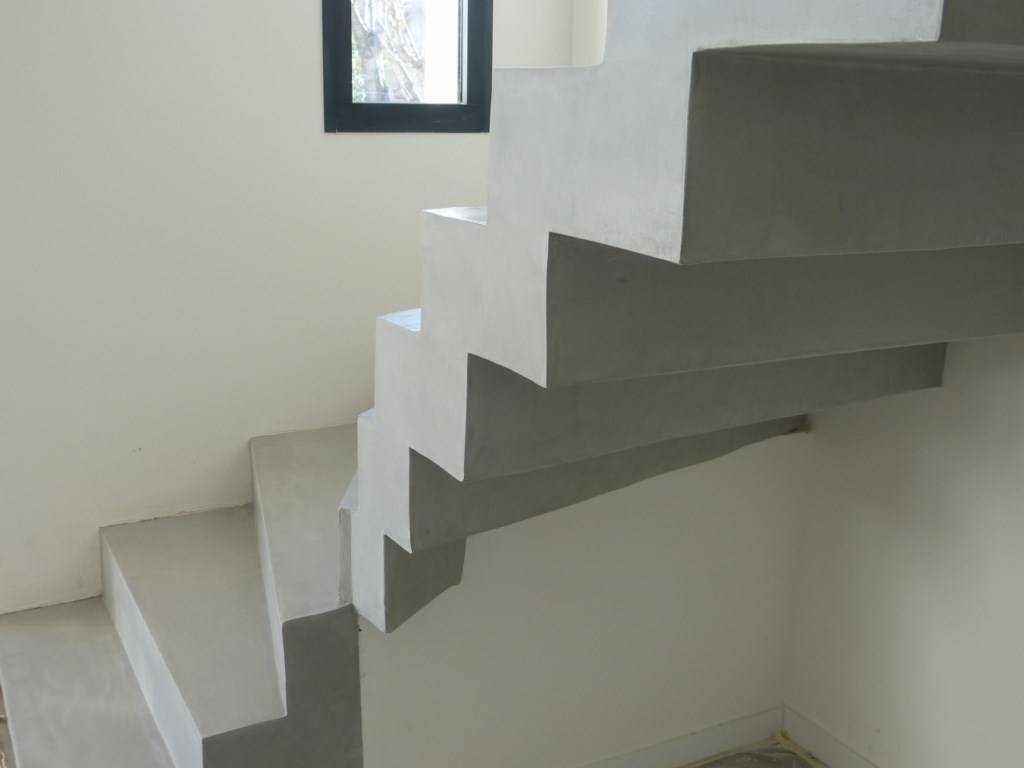 Création d'escalier en béton Ambrumesnil