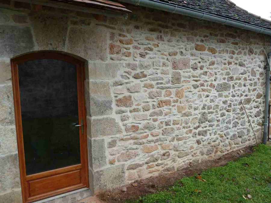 Joint à la chaux, façade en pierre Carville-la-Folletière