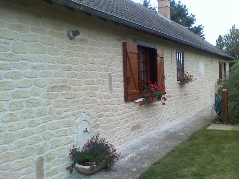 Joint à la chaux, façade en pierre à Pommereux